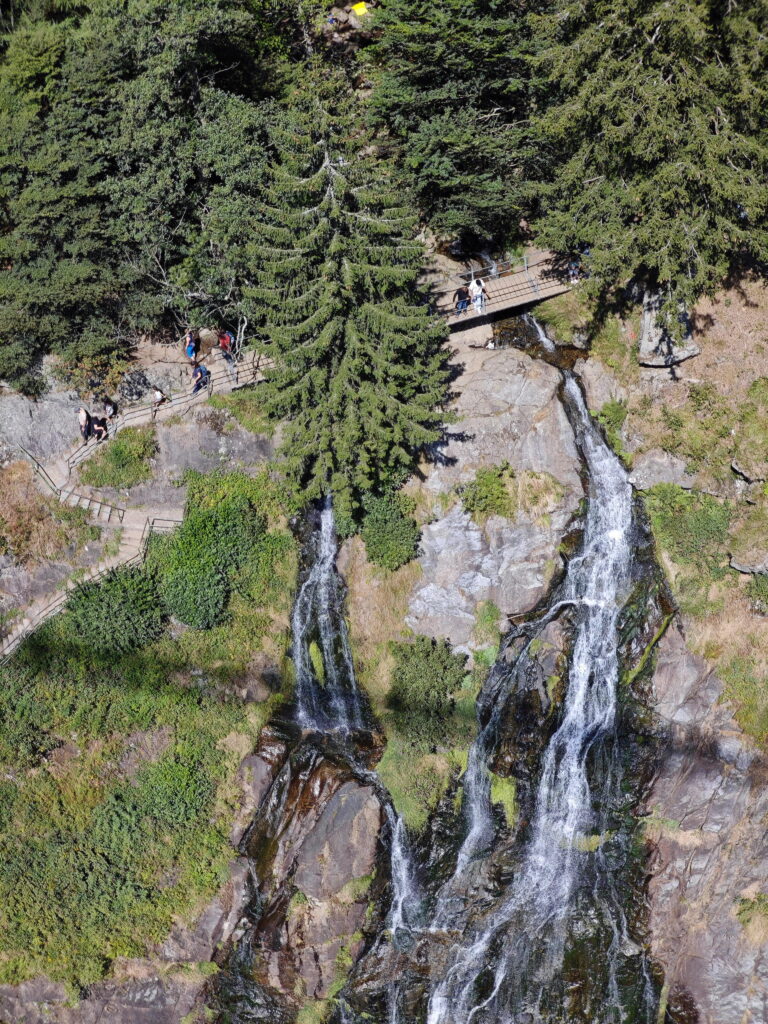 Blick von der Blackforestline auf die Todtnauer Wasserfälle